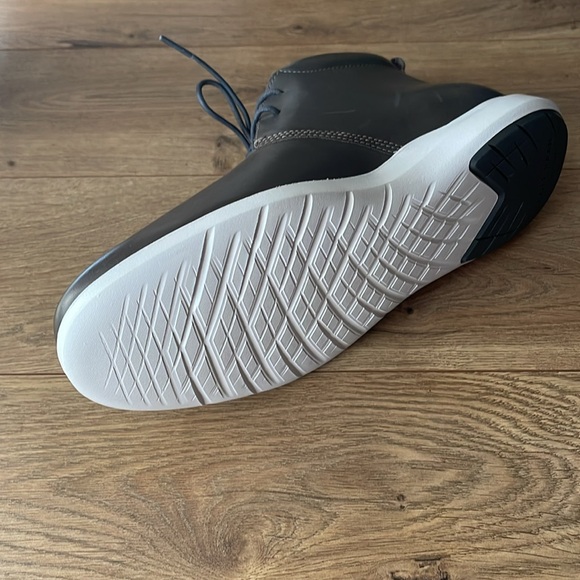 Cole Haan boots, size 9.5 , new condition - Picture 3 of 4